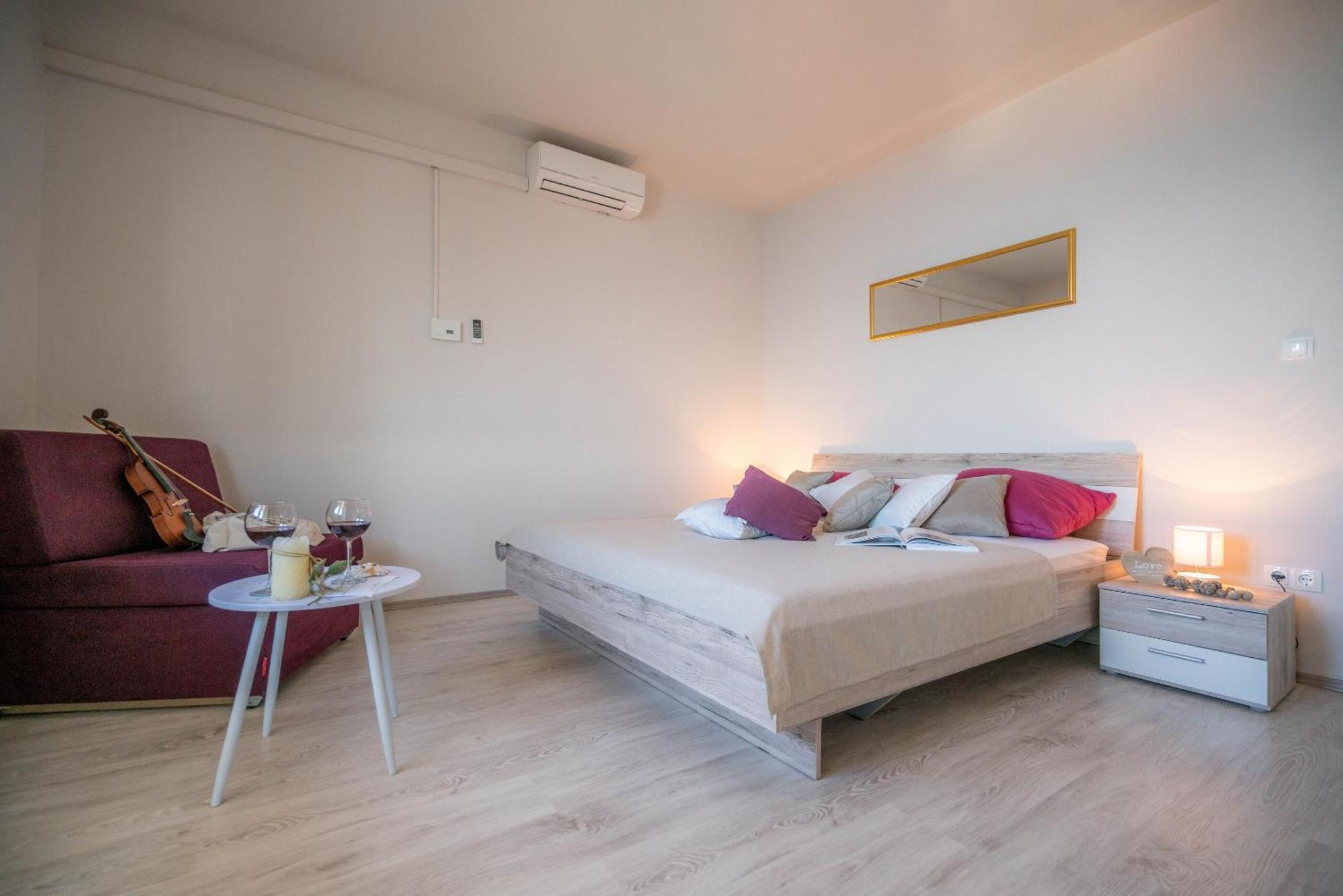 אומיס Apartments Sonata מראה חיצוני תמונה